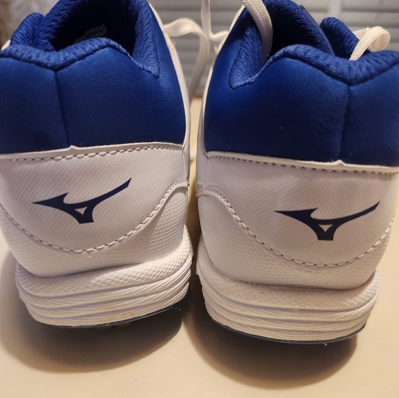 Mizuno softball‎ cleats - Picture 3 of 7